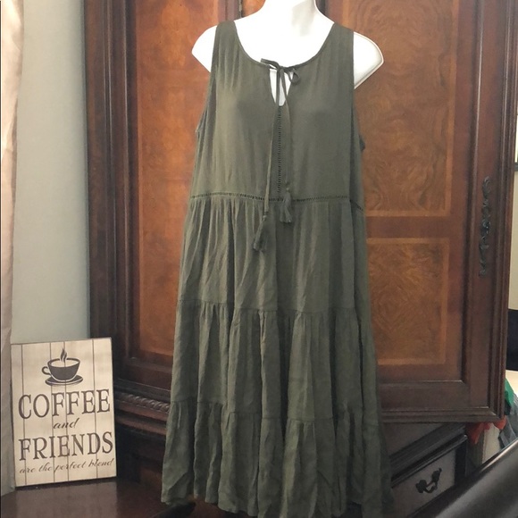 Design History Dresses & Skirts - ᗪEᔕIGᑎ ᕼIᔕTOᖇY Rayon Olive Boho Tunic Layer Dress